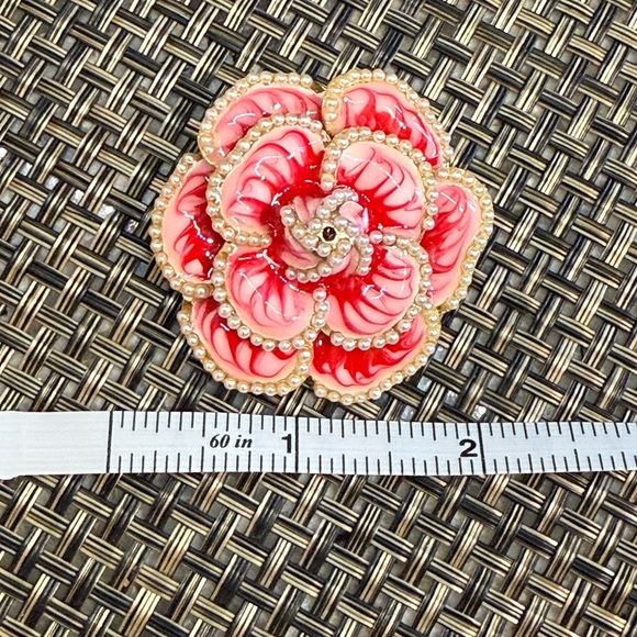 NWOT Elegant Pink and Red Floral Rose Pearl Camellia Brooch - Picture 5 of 5